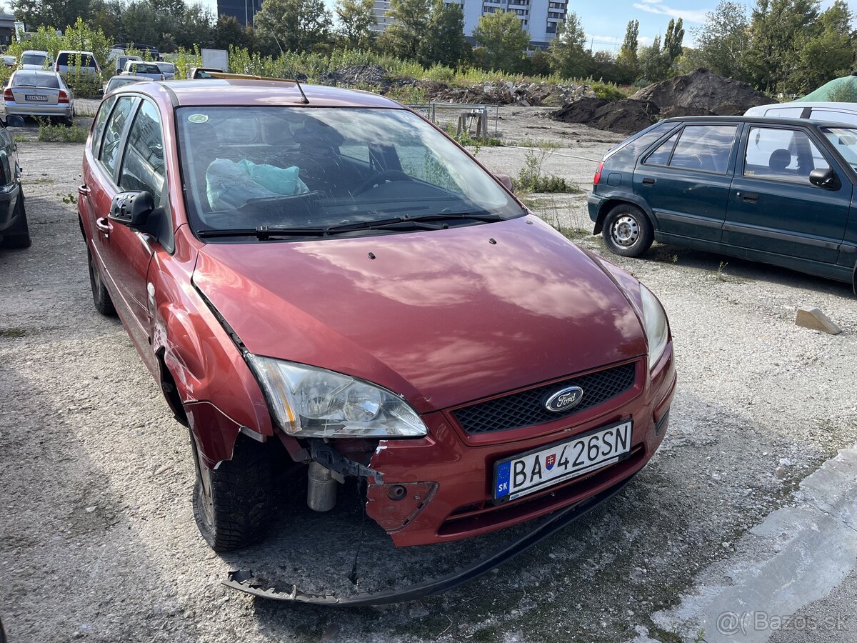 Predám FORD Focus Combi - Havarovaný