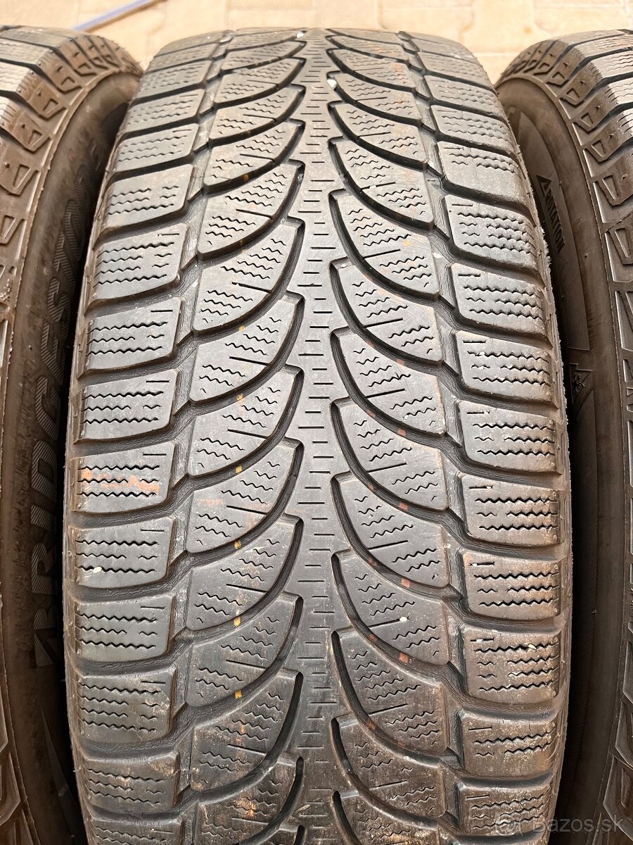 215/70R16 Bridgestone zimne