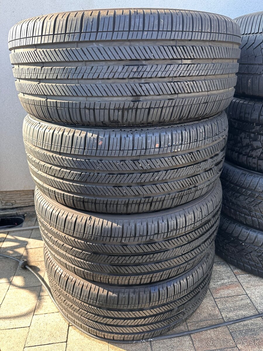 285/45 R22 Goodyear