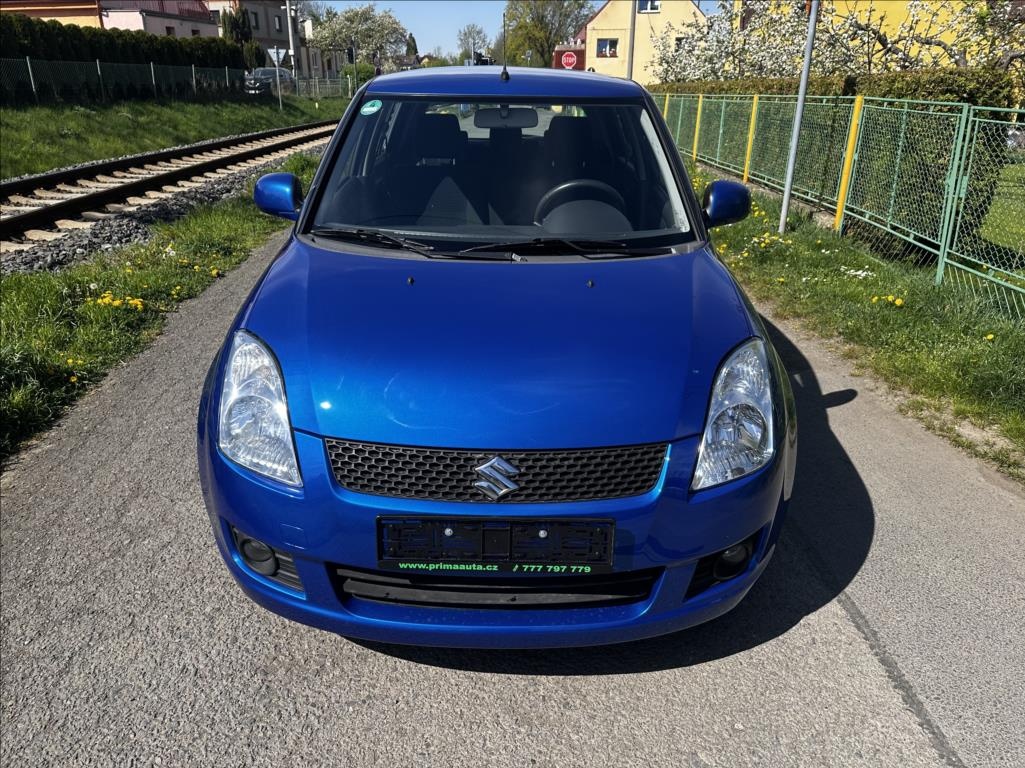 Suzuki Swift 1.5 74kW 2009 155931km 1.majitel serviska