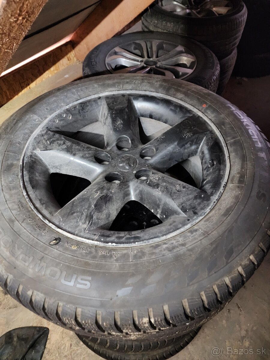 Predám zimnú sadu kolies 275/60r20 na dodge ram 1500