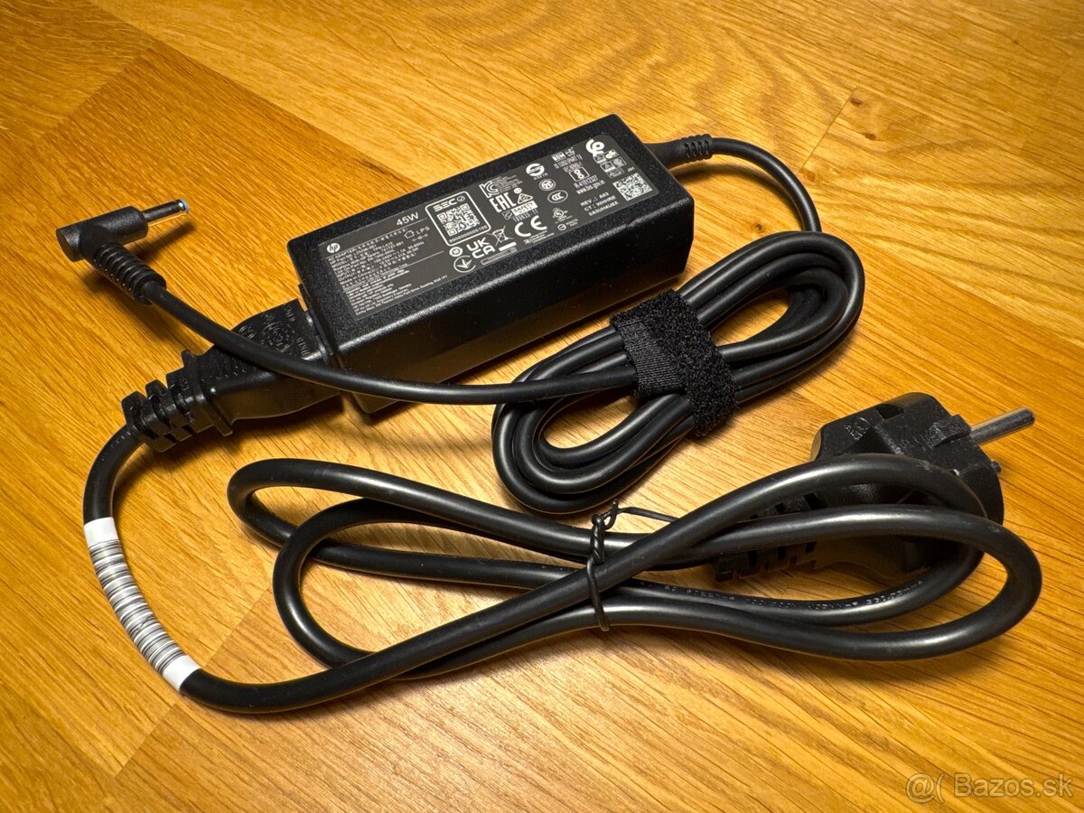 HP AC adapter 45W