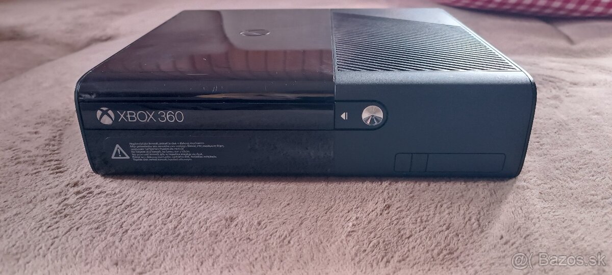 Rozpredám xbox360 slim E