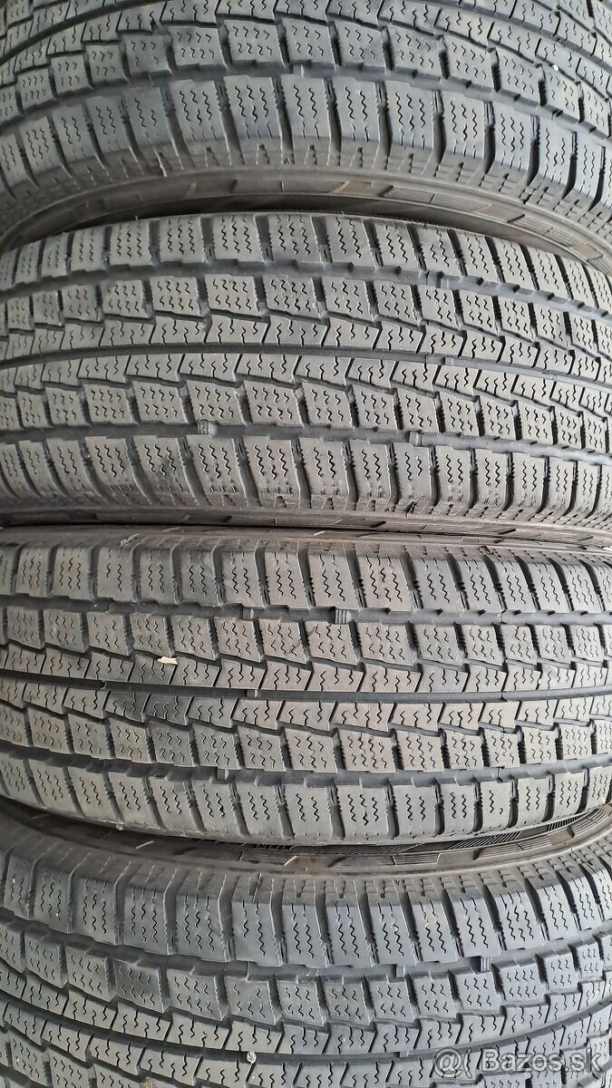 Predám 4ks jazdené zimné 205/65r16C Hankook na dodávku