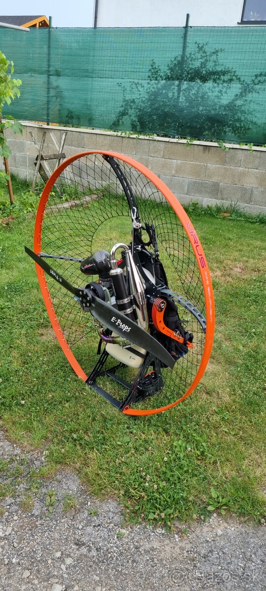 Paramotor Virus s motorom Minari F1 200cc