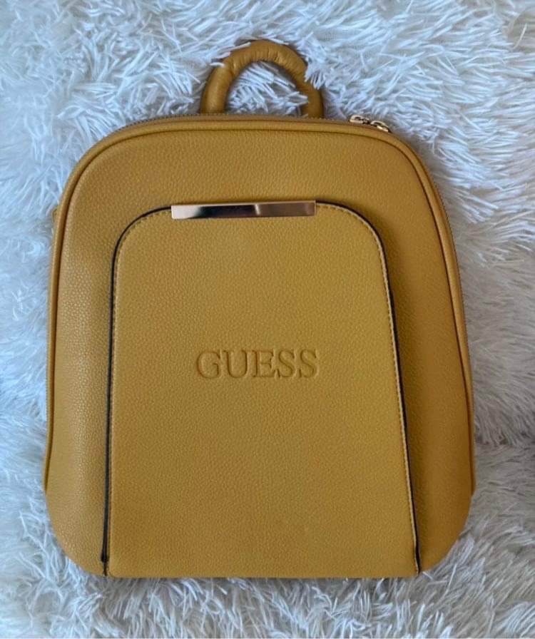 Ruksak_Guess