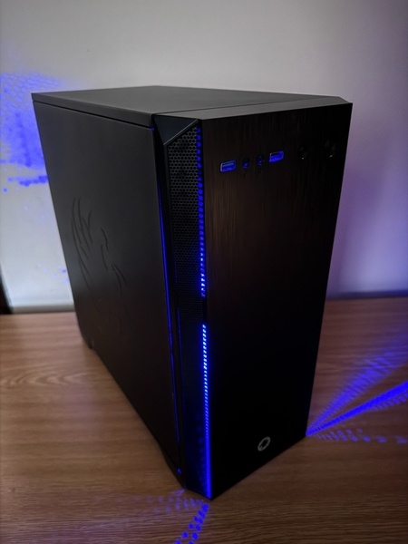 Počítač. Intel i5-2400 4x3,10GHz.8gb ram.256gb SSD+500gb HDD