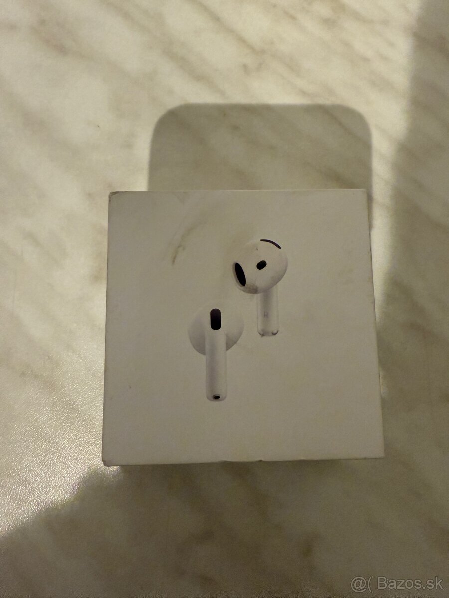 Apple AirPods 4 ANC