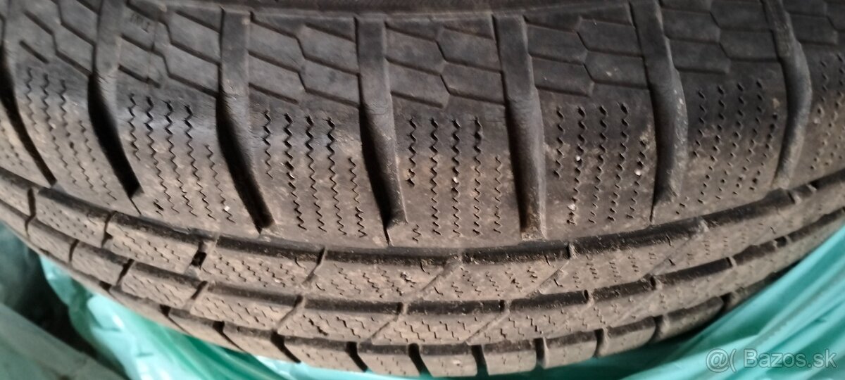 215/65 R16