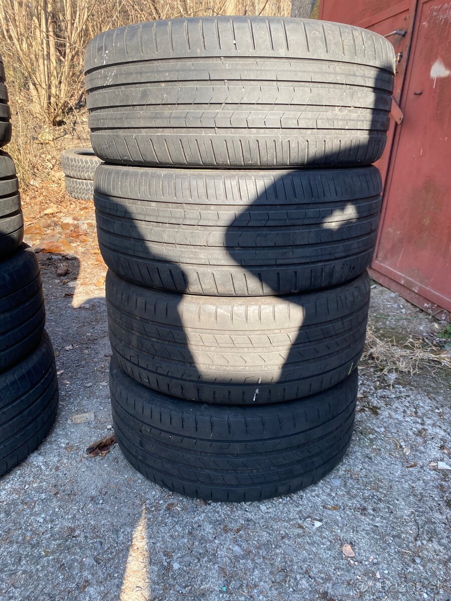 225/40 r18 vredstein continental