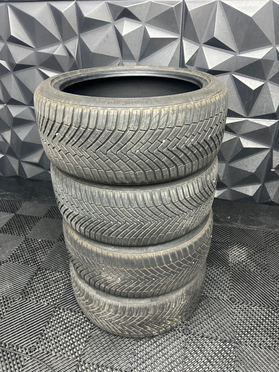 Continental Celoročné pneumatiky 4ks 225/40 r18