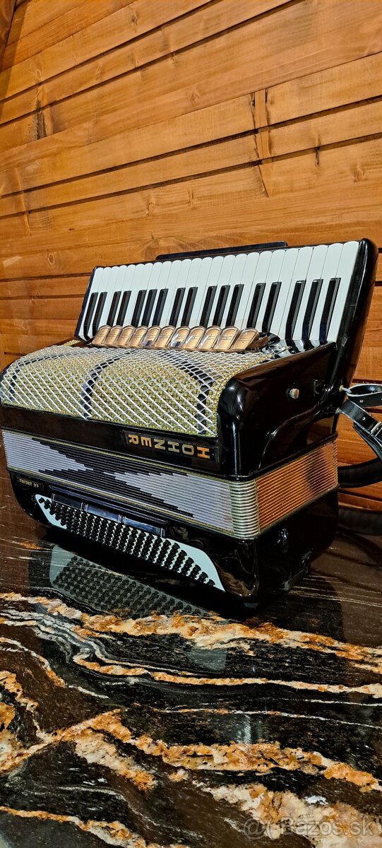 Akordeón hohner 120 bas