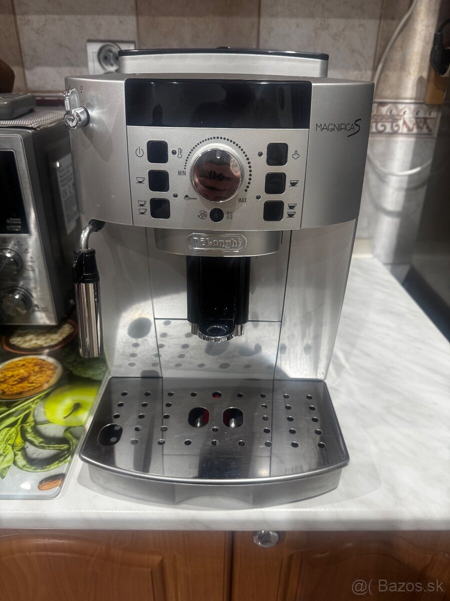 Kávovar Delonghi Magnifica S