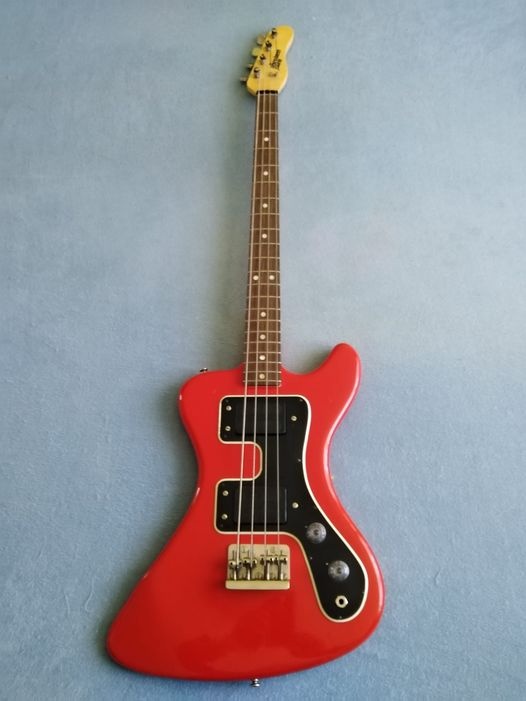 Gitara Jolana bass