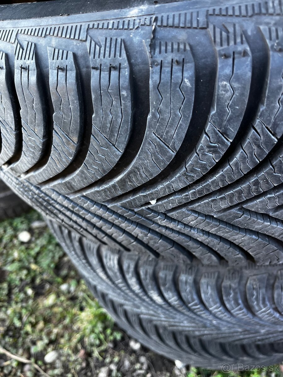 Michelin zimne pneu 215/60 R17 7 mm