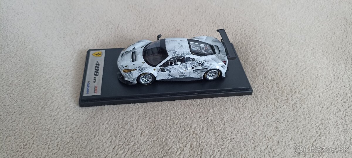 Predám model Ferrari 488 GTE Camo 1:43 Looksmart/Spark