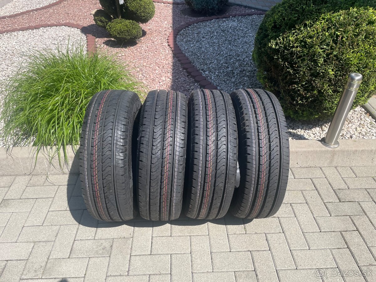 Letné pneu 215/70 R15C