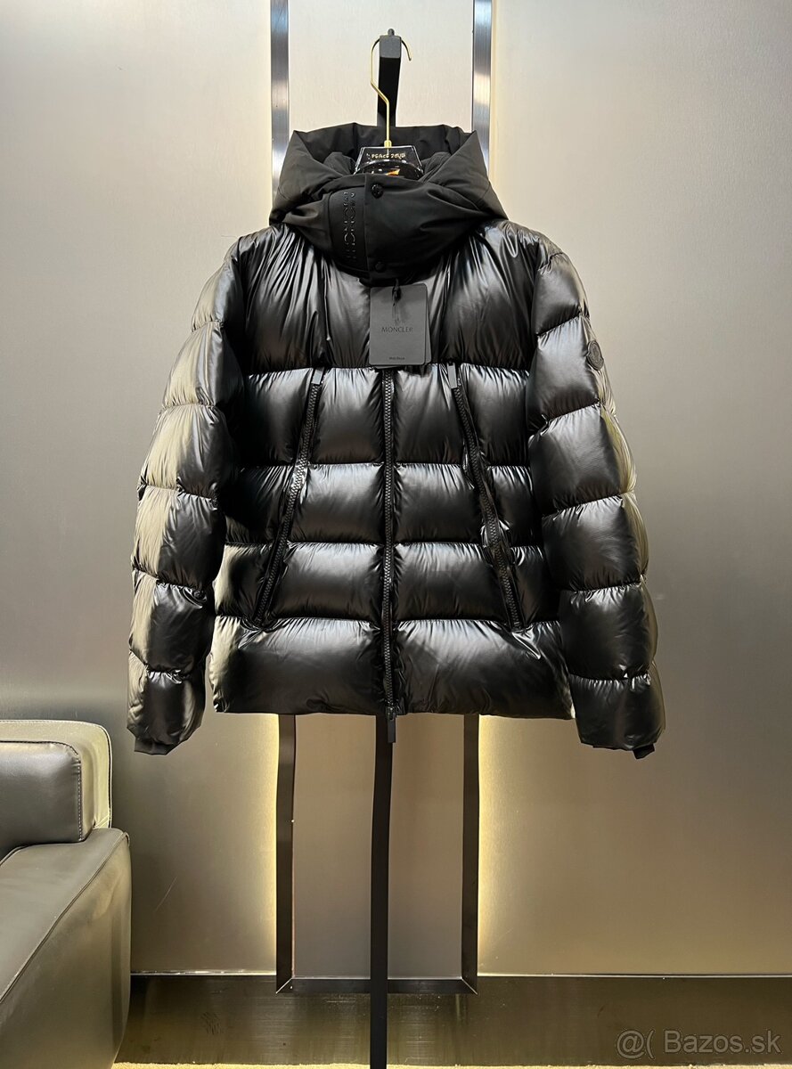 Moncler cierna paperova bunda vel L