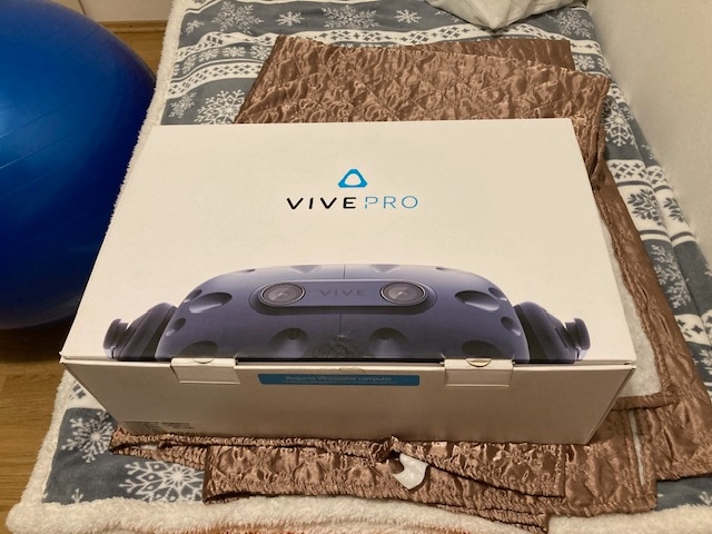 HTC Vive pro (velmi malo používany)