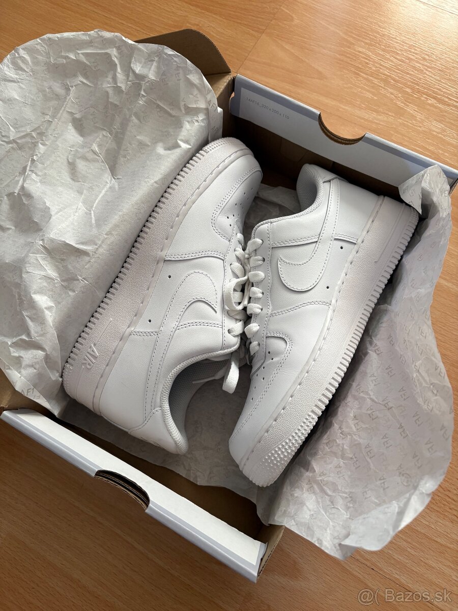 Nike AIR force 1 -biele číslo 40