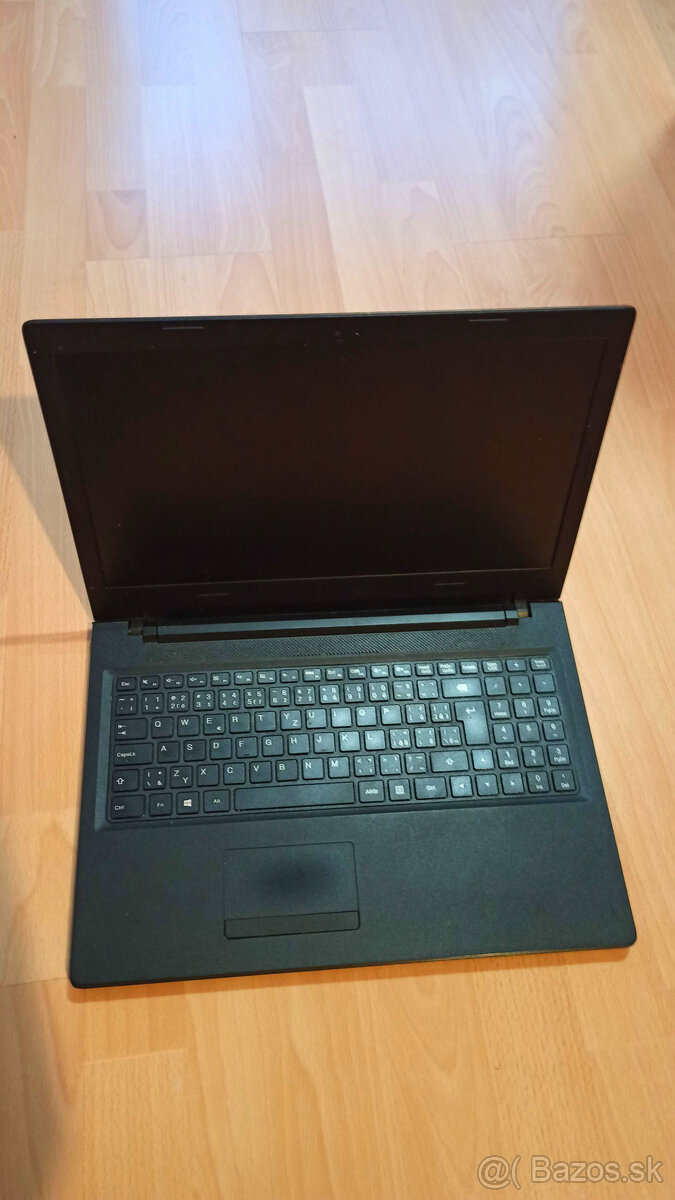 Rozpredám notebook Lenovo B50-50 na náhradné diely