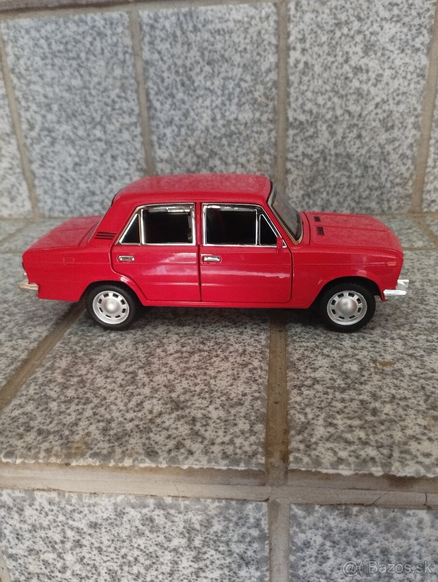 Lada 2106 žiguli kovový model mierka 1:18,mierka 1:24