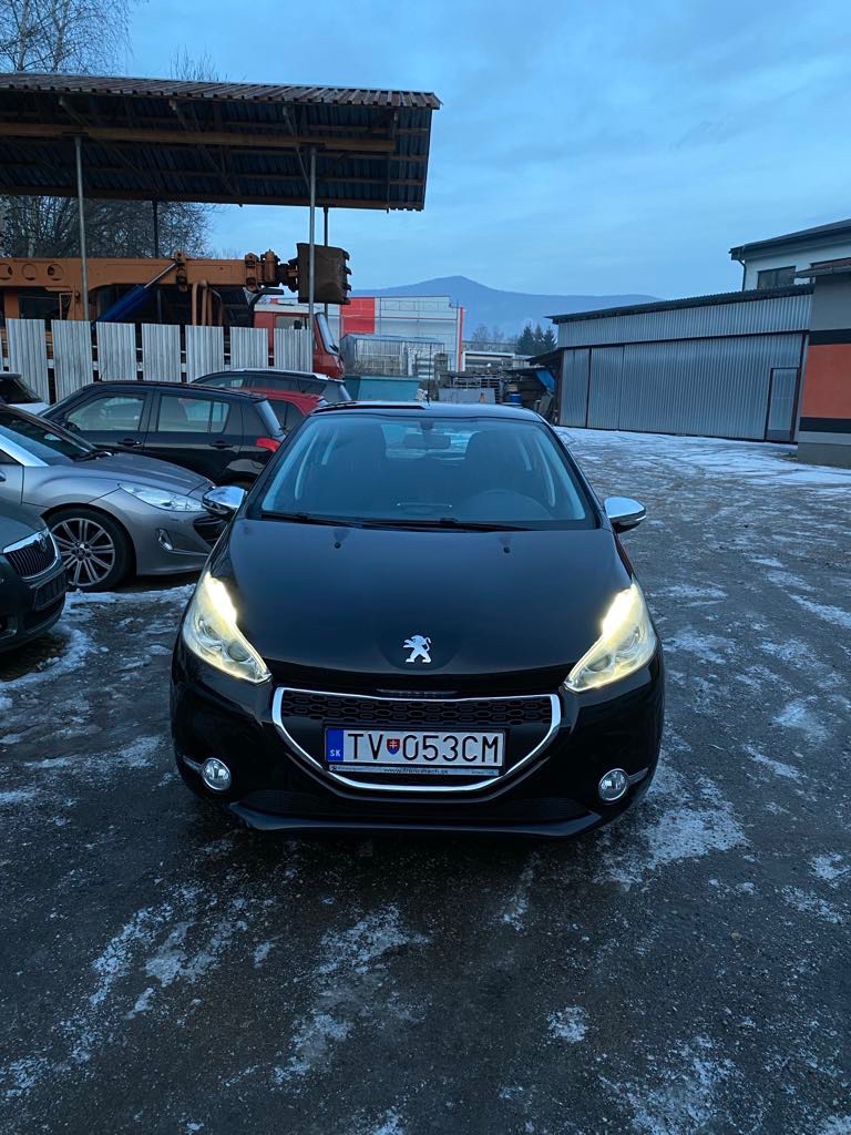 Peugeot 208