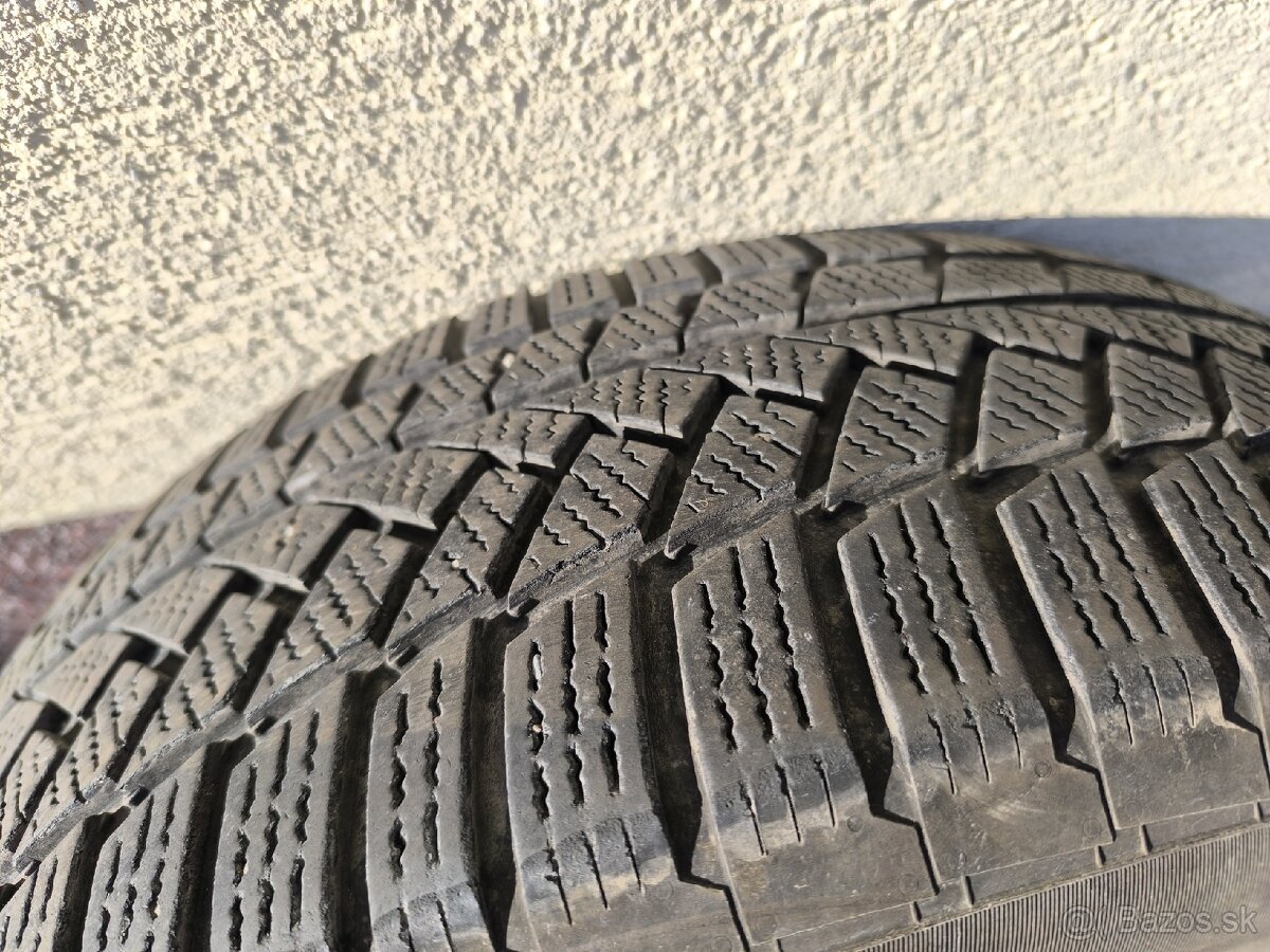 Continental Zimne pneu 225/55 R18