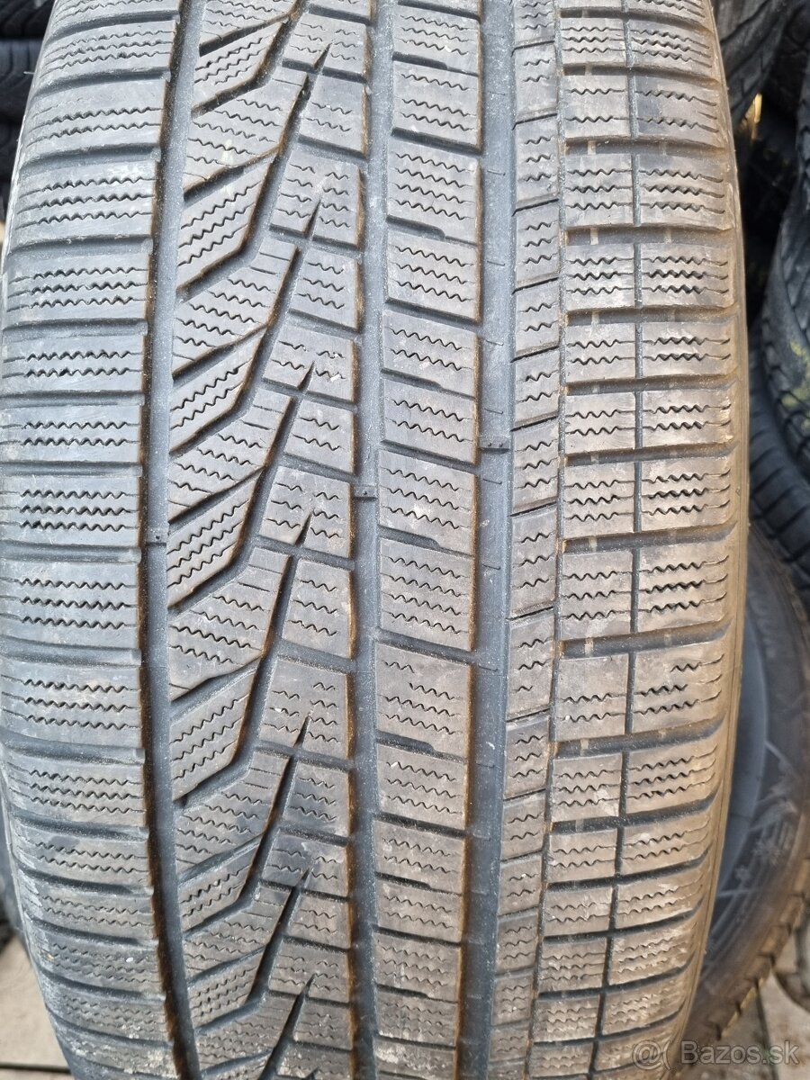 255/45R19