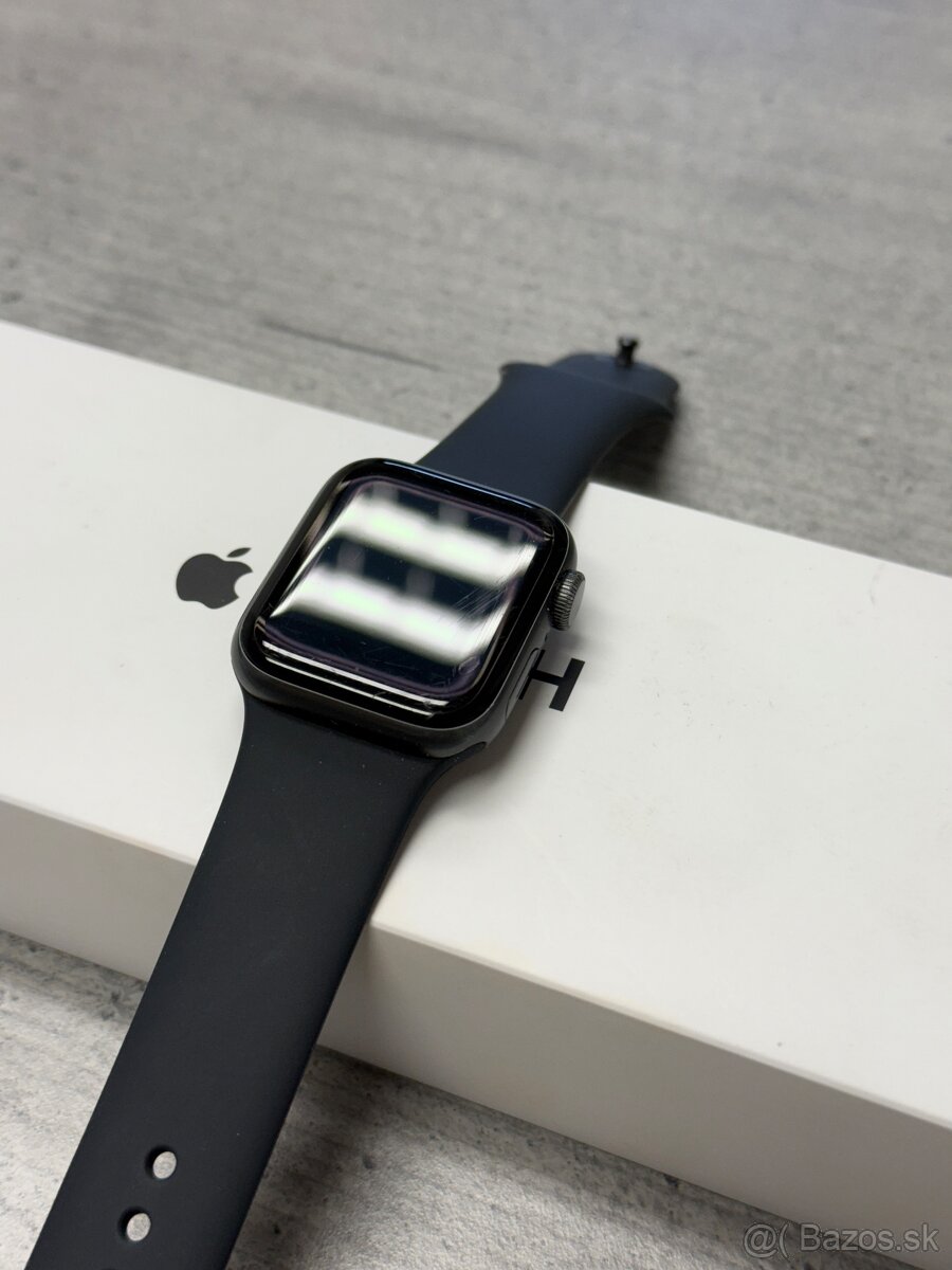 Apple Watch SE 40mm Space Gray