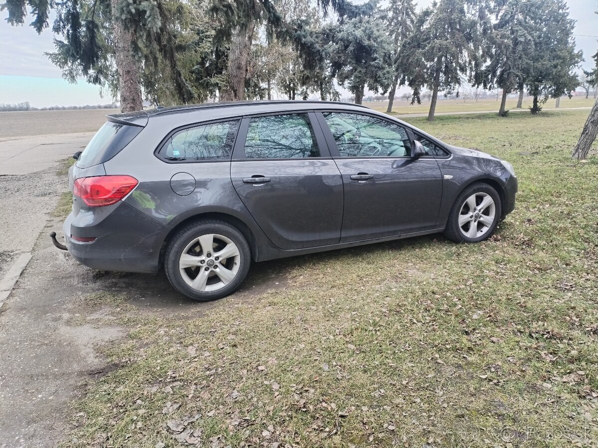 Opel Astra Športe Tourer