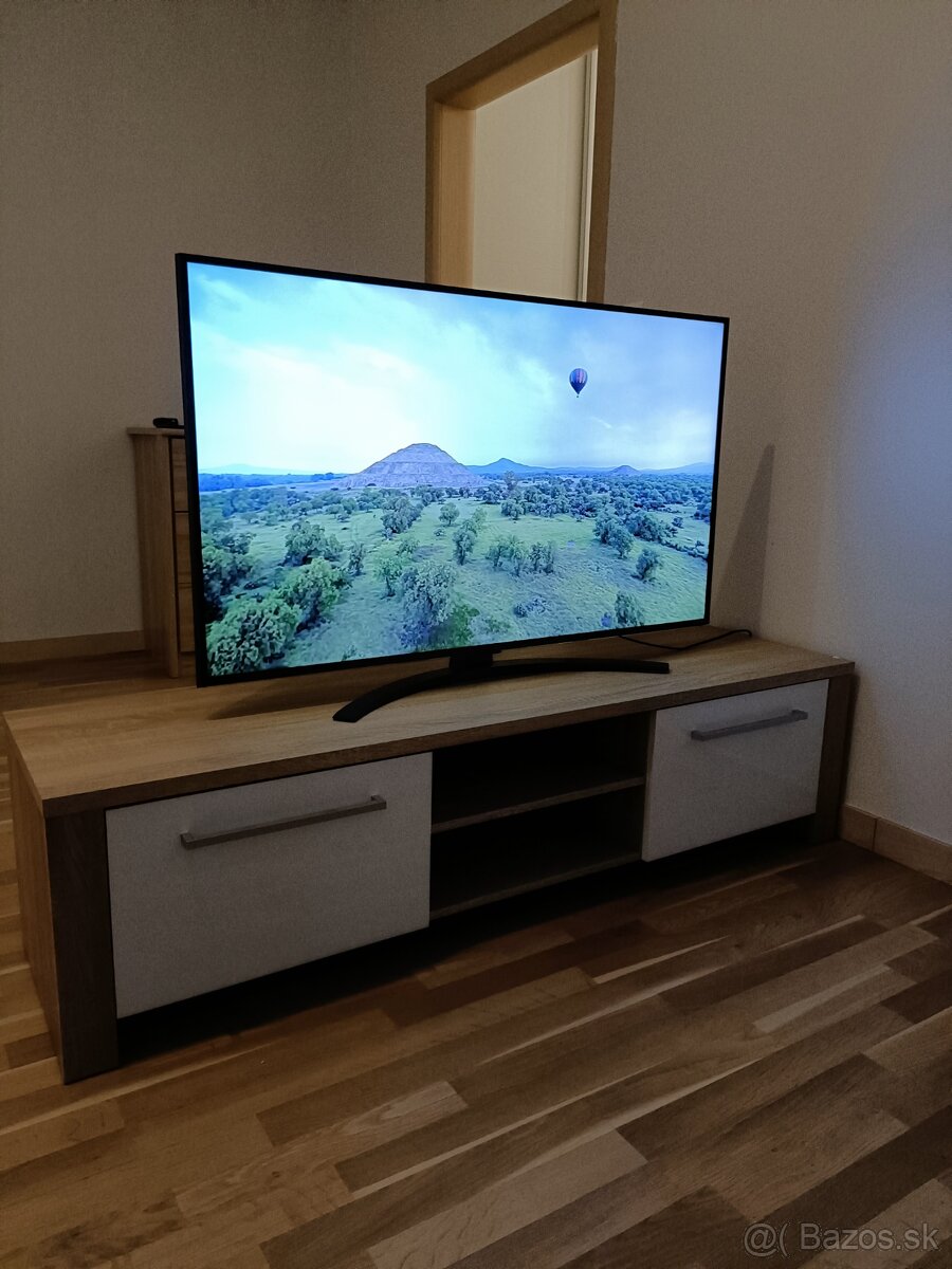 Komoda pod TV - Helix