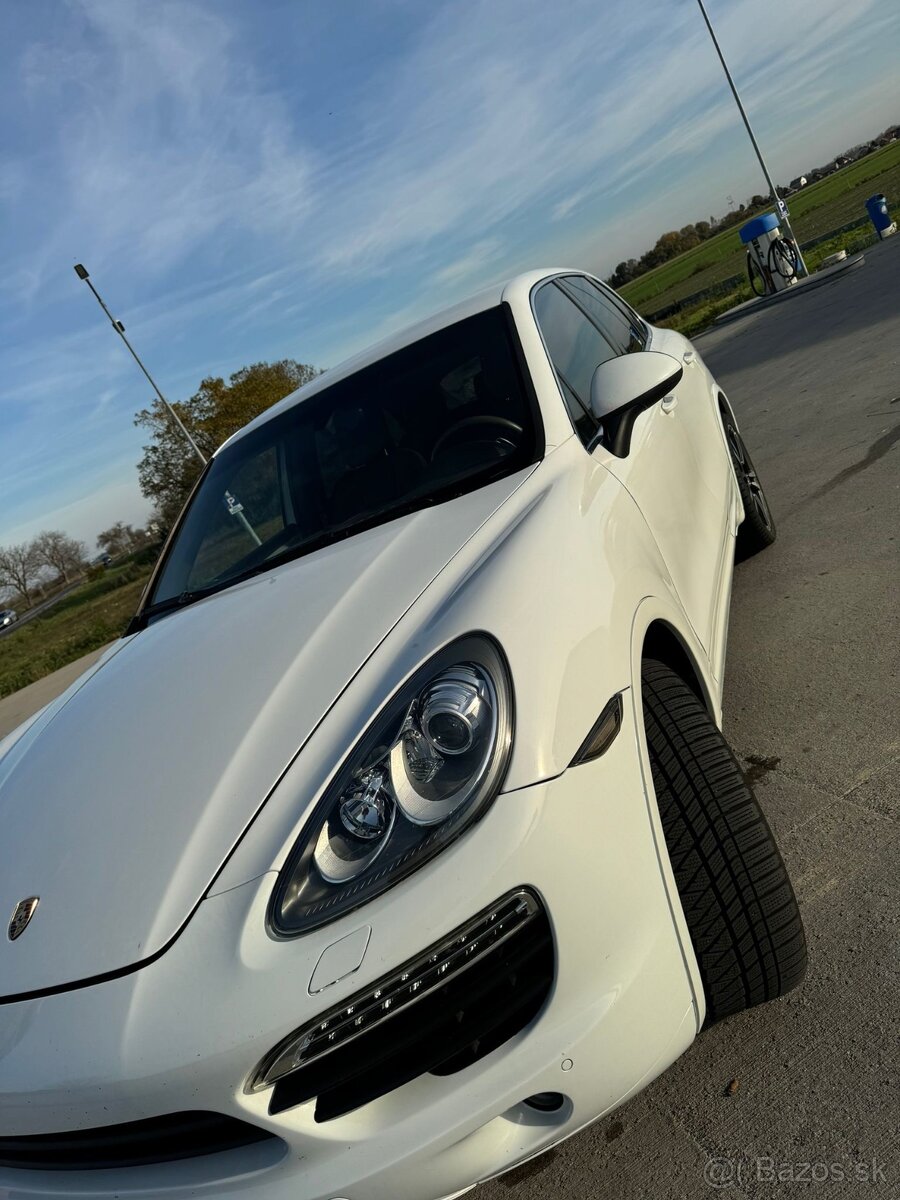 Predám Porsche cayenne 2013