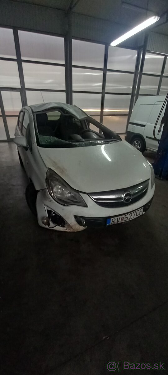 Opel Corsa 1.2 benzín, 2014, na náhradné diely