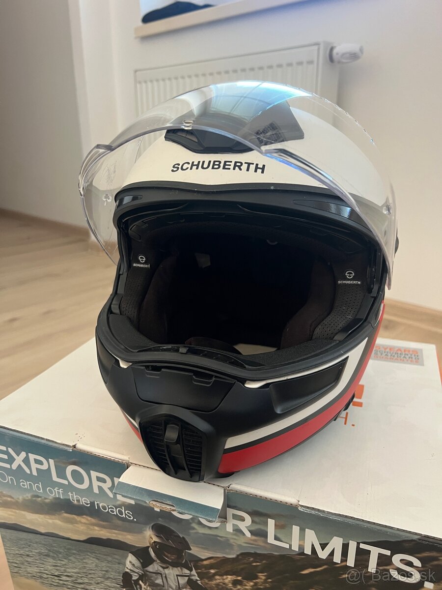 Moto prilba výklopná Schuberth E1