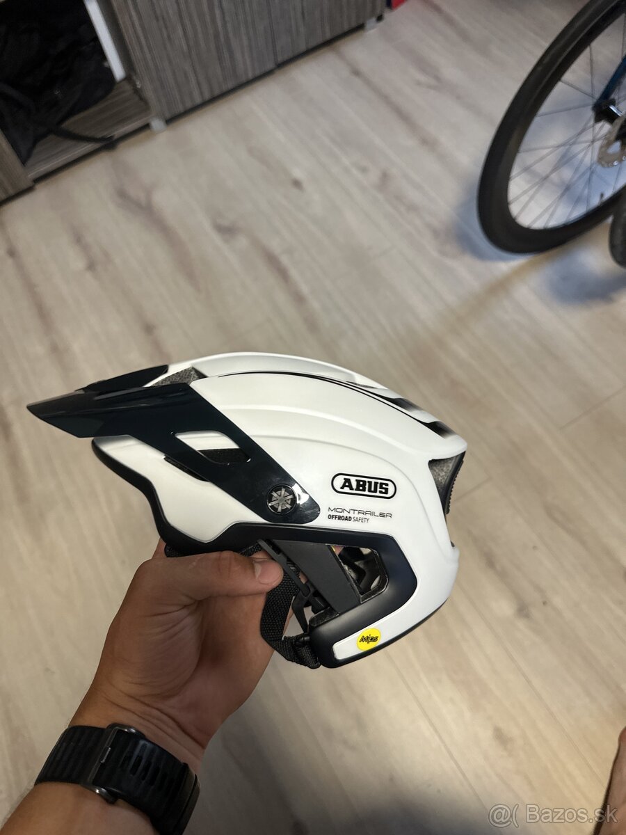 Enduro/MTB prilba ABUS