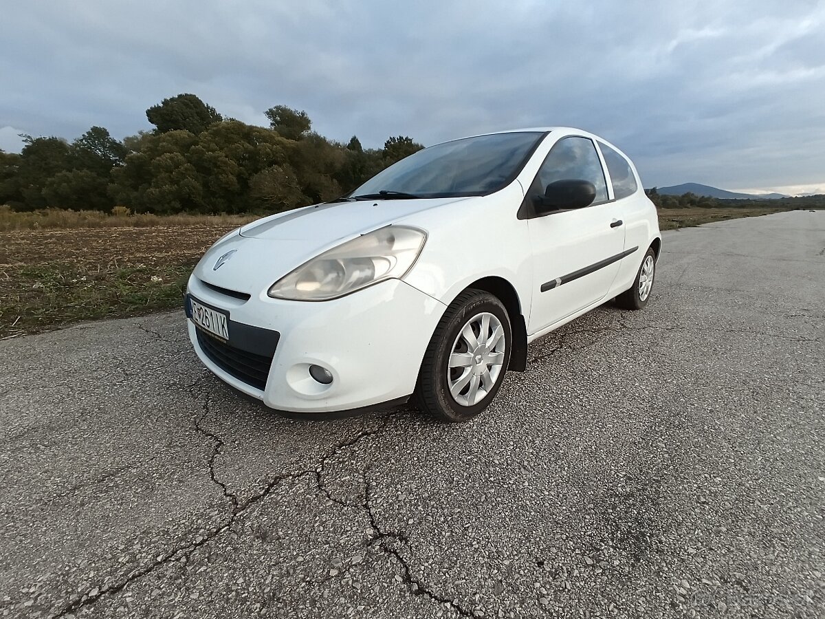 Clio van