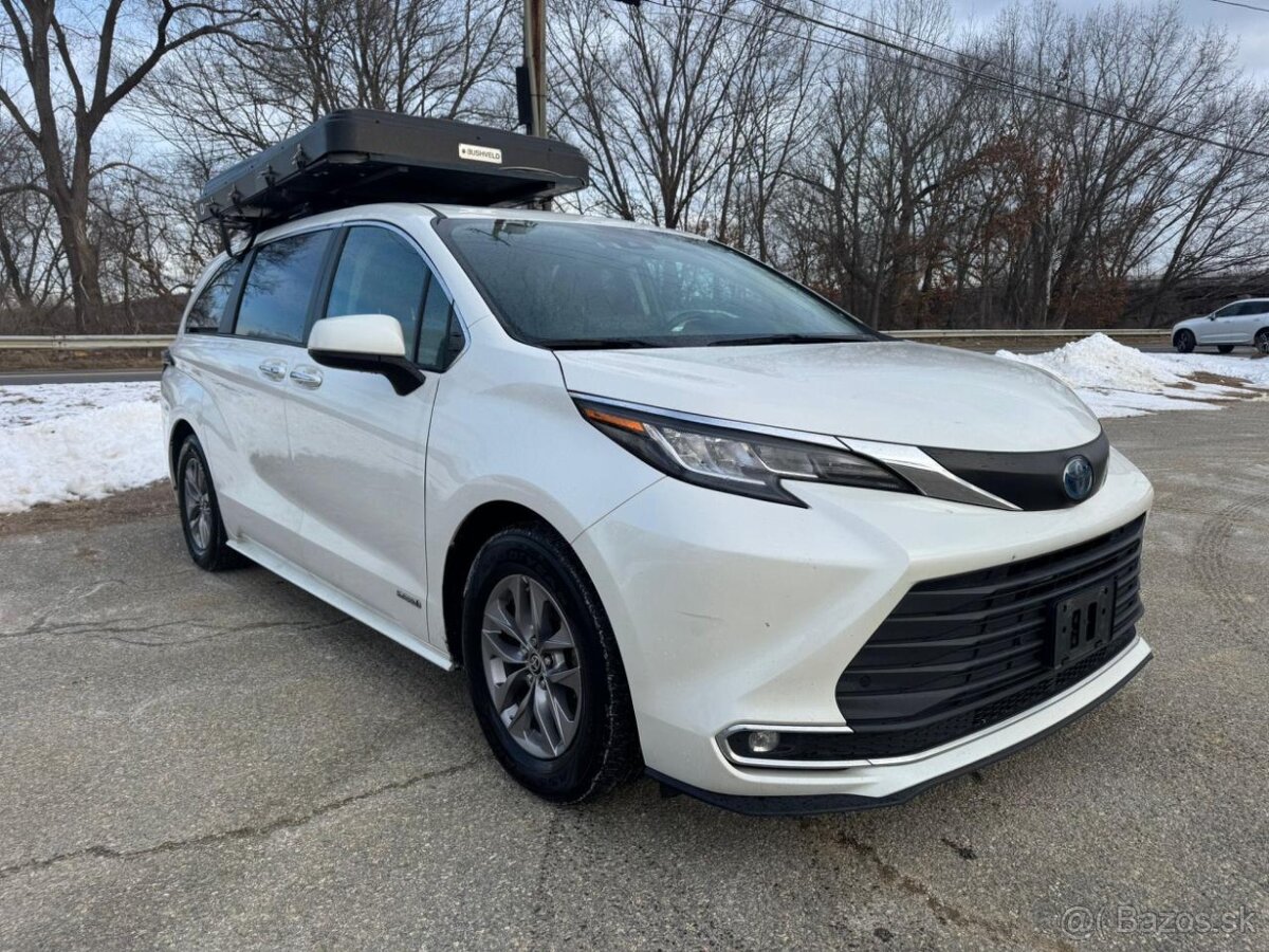 2021 TOYOTA SIENNA XLE HYBRID AWD