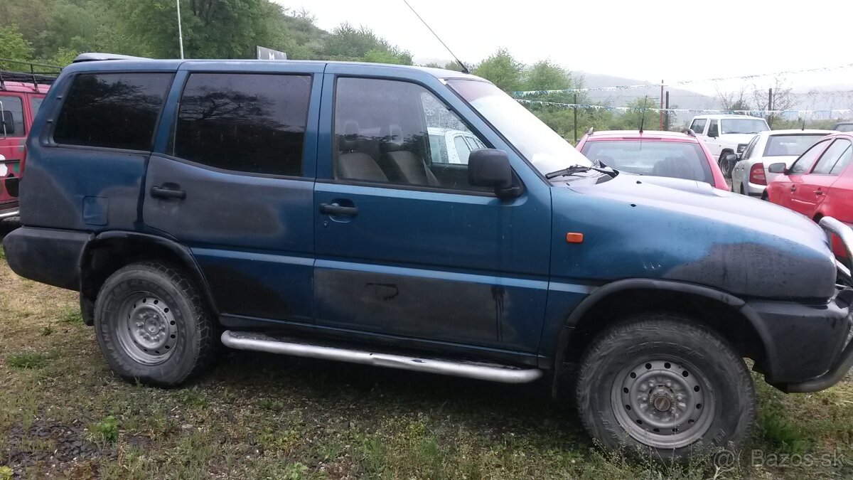 Nissan Terrano 2.7 tdi,bez korozie, zo Španielska.8/1994