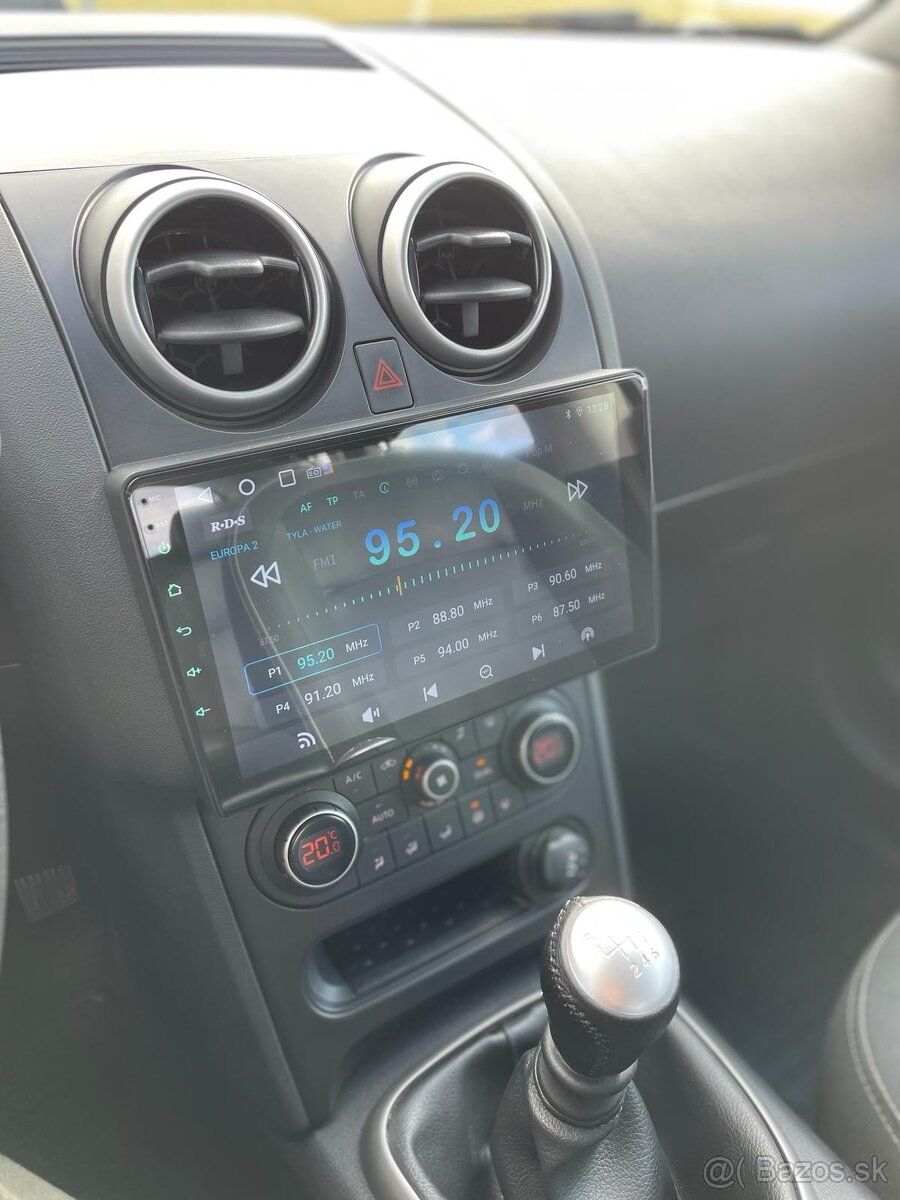 Nissan Qashqai 2006-2013 LCD rádio + rámik