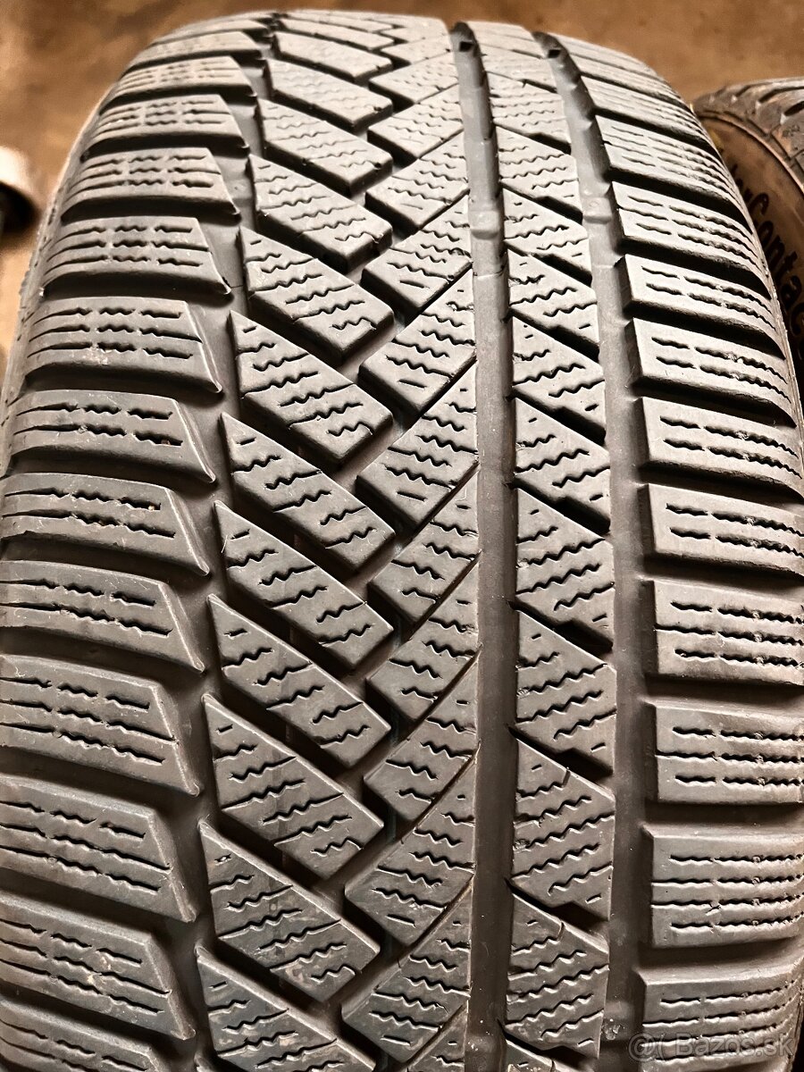 235/45R17 Continental zimne