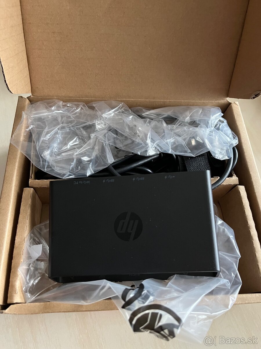 HP 3001pr port replicator