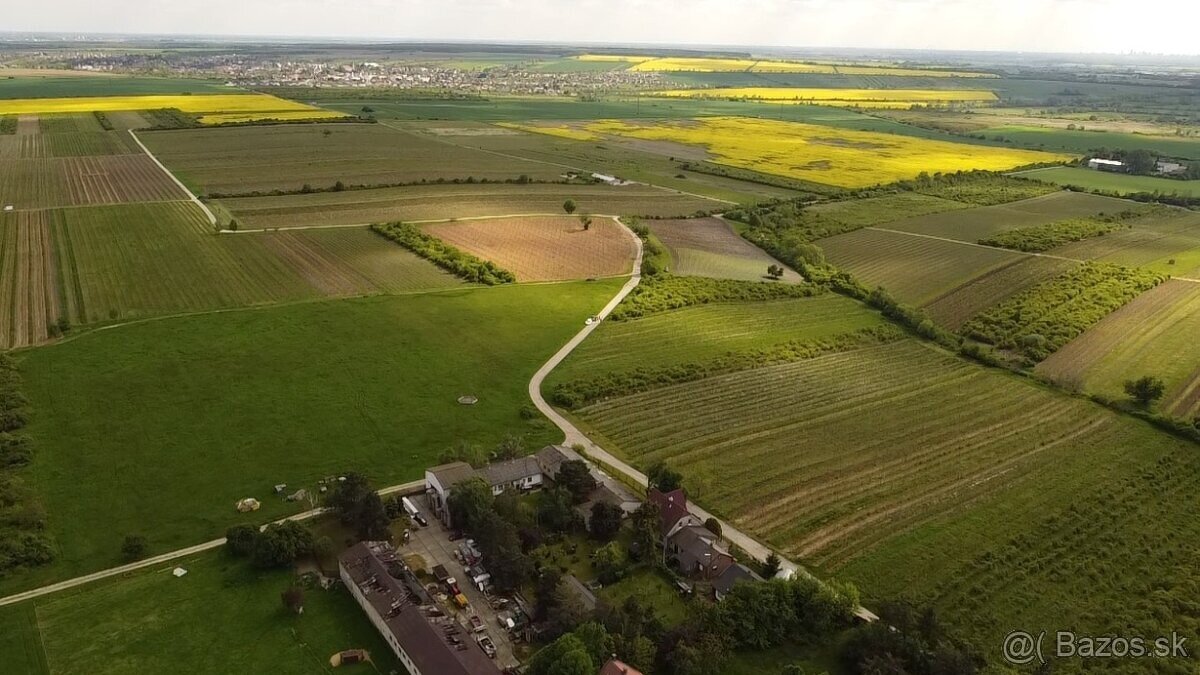 Úžasný pozemok s potenciálom