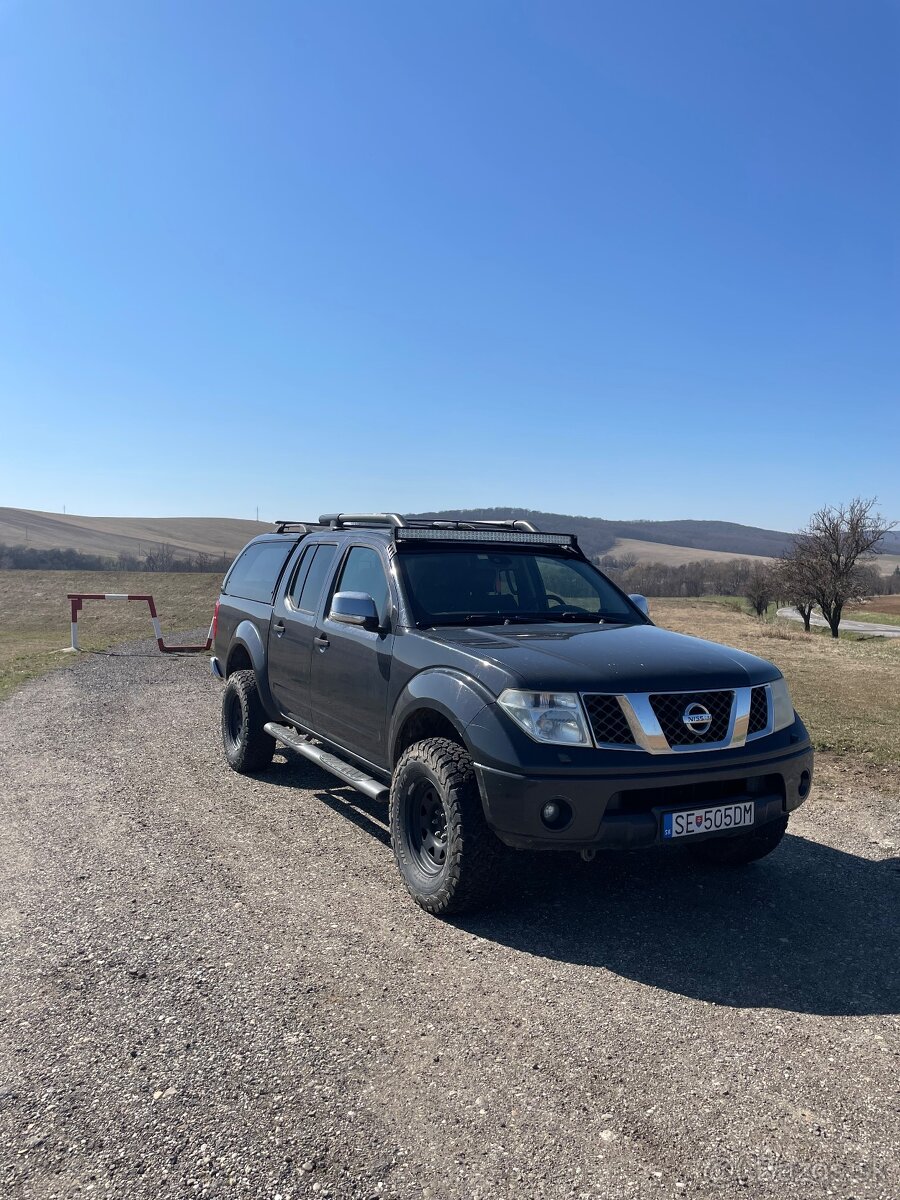 Navara D40