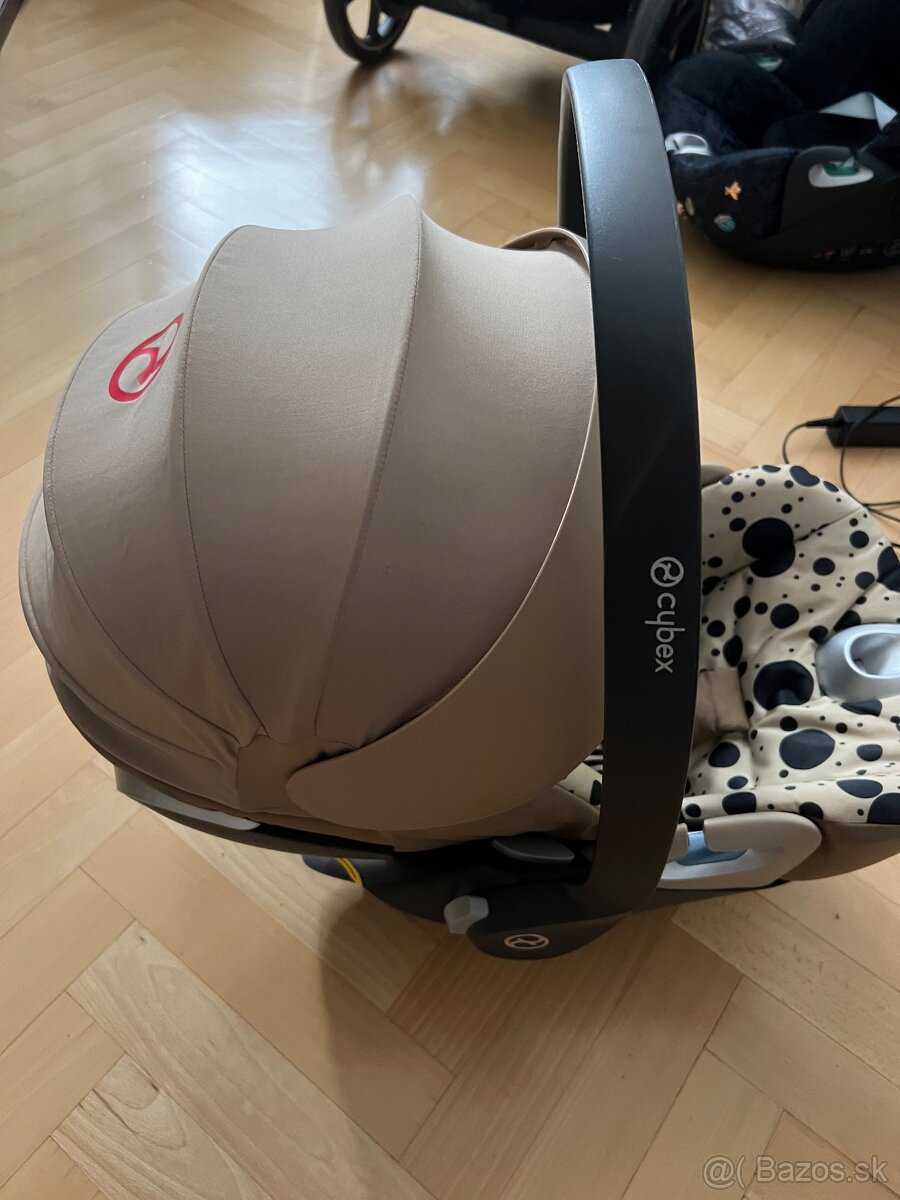 Autosedacky cybex cloud z 1 a isofix baze Karolina Kurkova