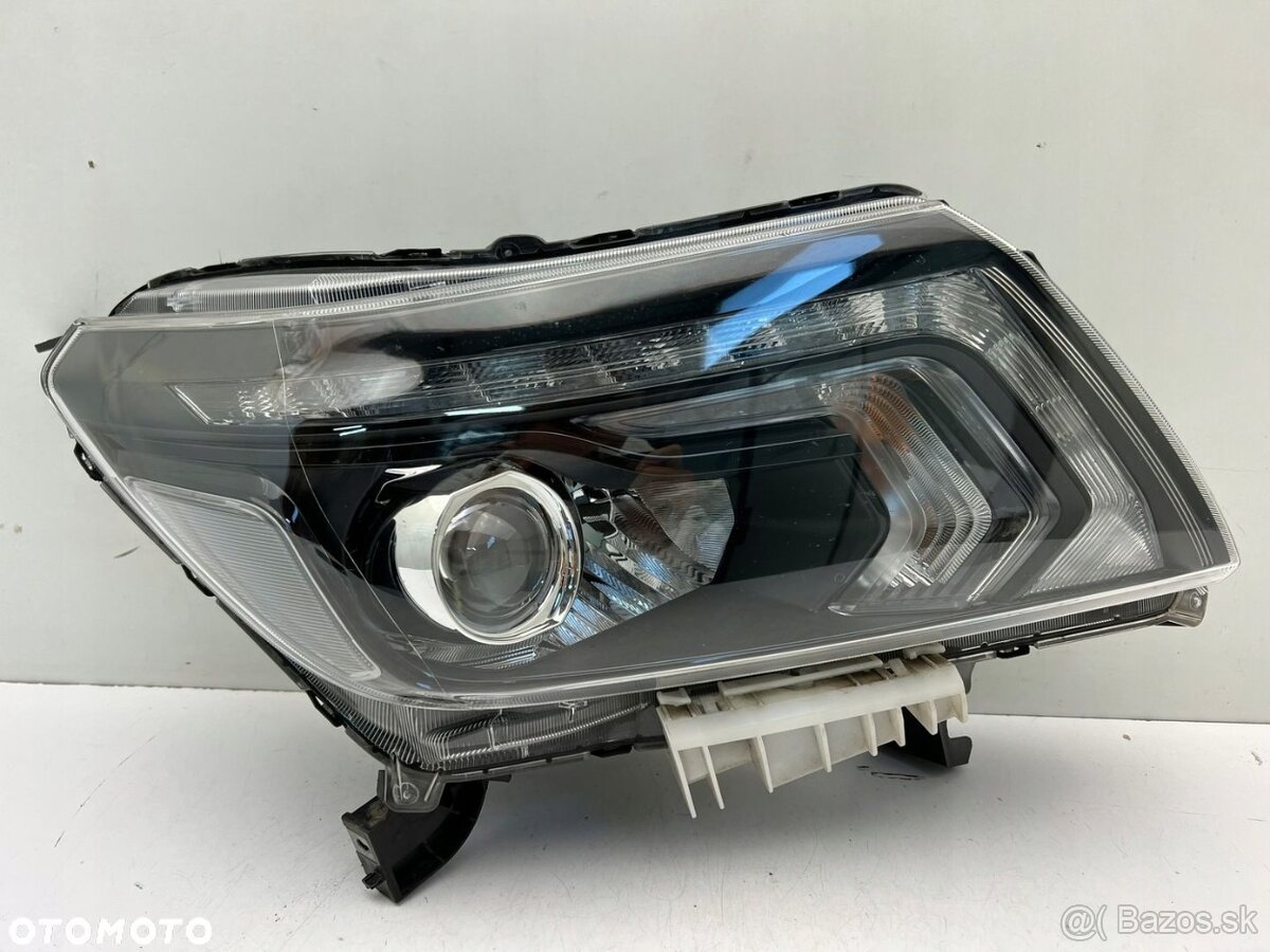 Predám svetlo NISSAN NAVARA D23 NP300 16- CIEMNA FULL LED