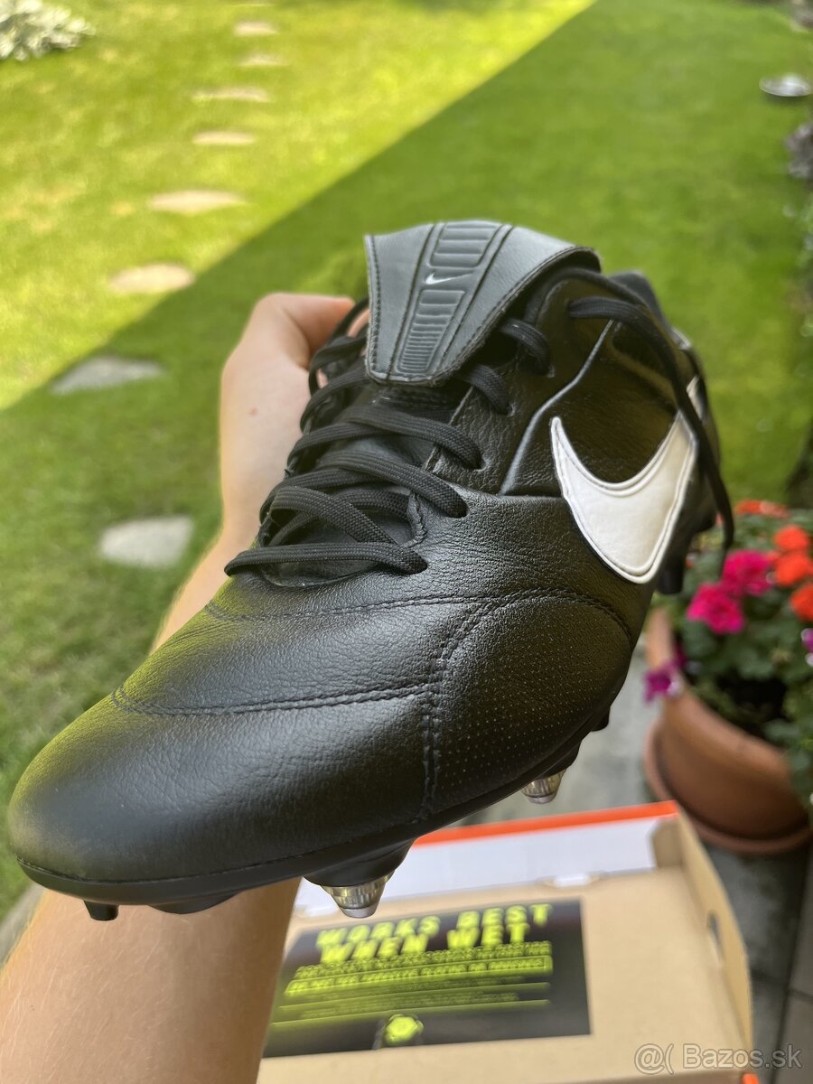 Kopačky THE NIKE PREMIER III SG-PRO AC