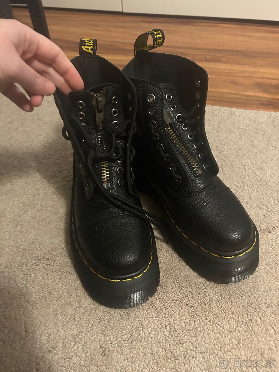 Čizmy podobne ako Dr. Martens, velkost 38