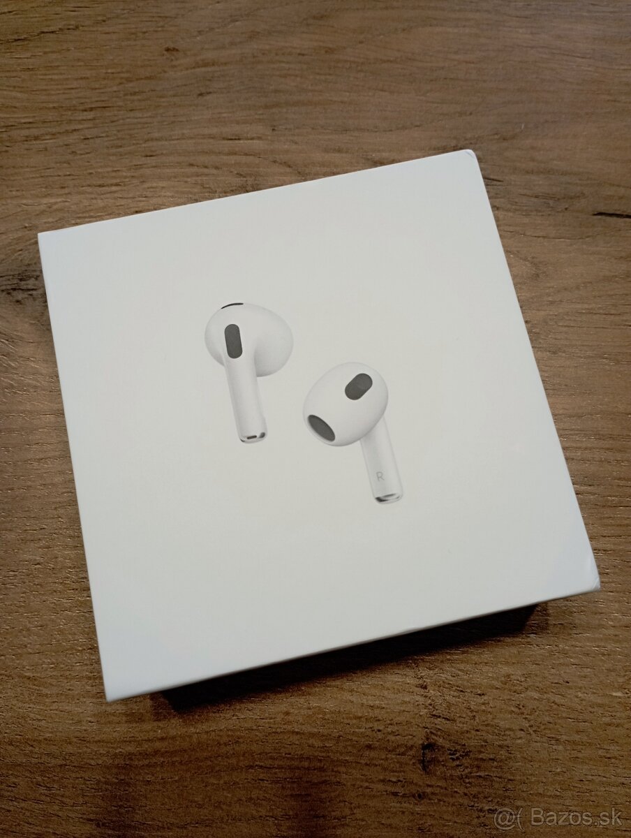 Apple AirPods 3.gen. s Lightning nabíjacím púzdrom