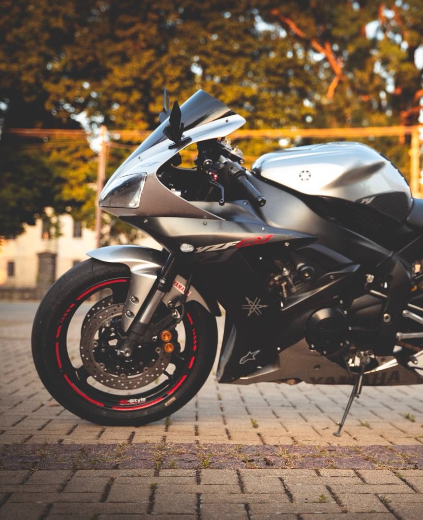 Yamaha r1